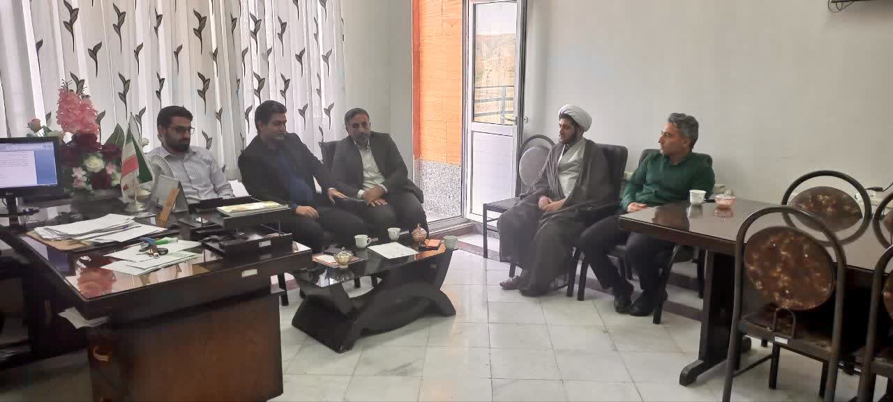 ‌آيين معارفه دبیر کارگروه ستاد بازسازى عتبات عالیات با حضور مسئولان در دانشگاه آزاد اسلامی واحد خداآفرین برگزار شد 