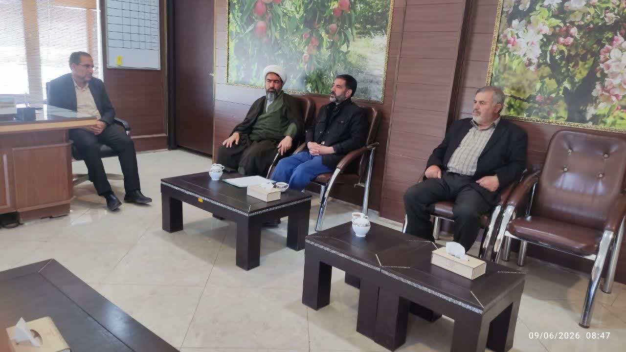 نشست صمیمی رئیس ستاد توسعه و بازسازی عتبات عالیات با مدیریت جهاد کشاورزی هریس  