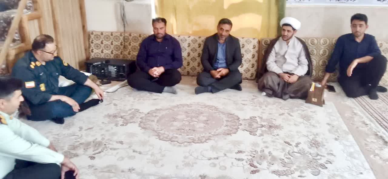 دیدار رئيس ستاد واعضای ستاد خداافرین با رئیس نیروی انتظامی