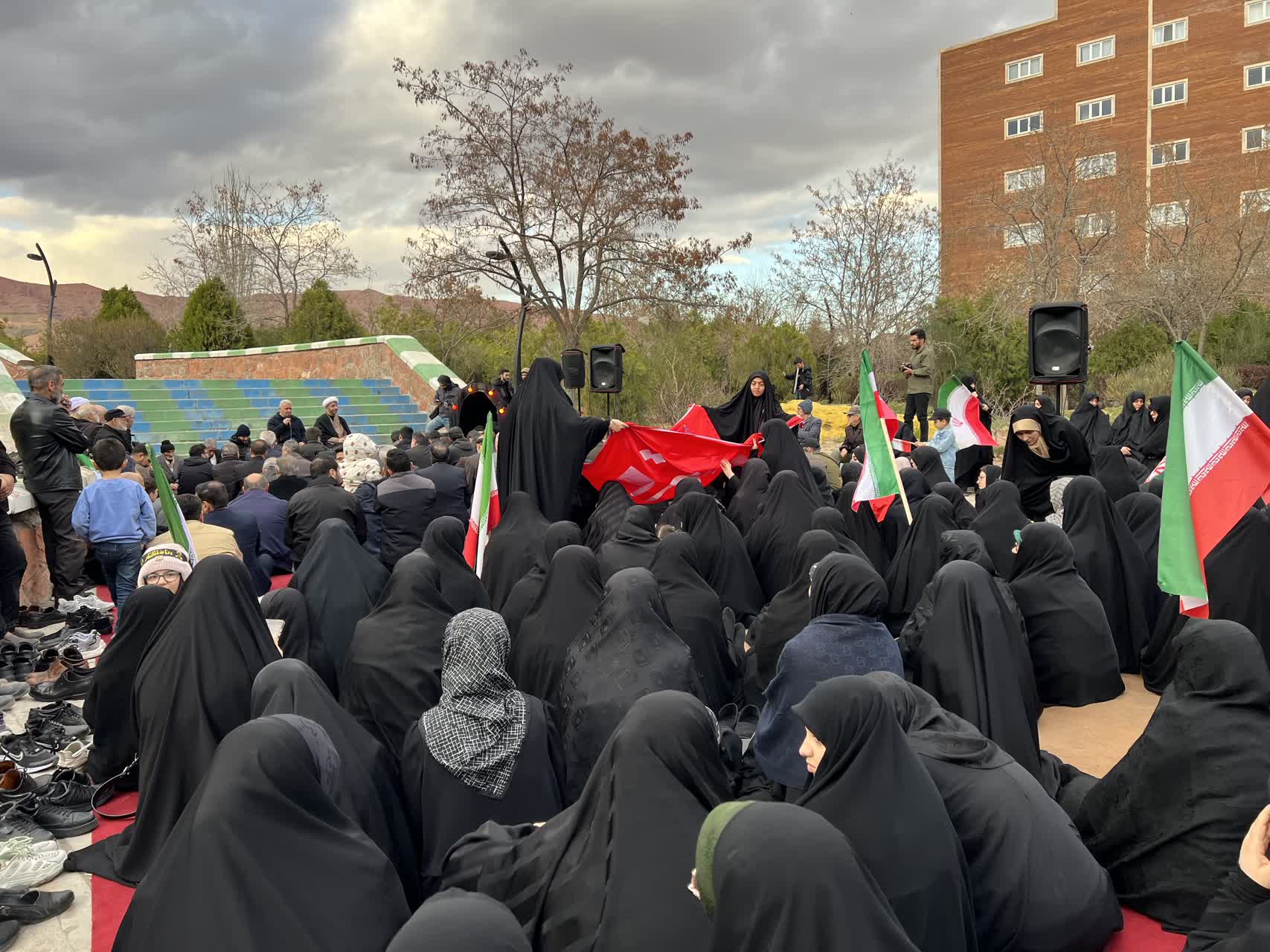 پا به پای شهدا محفلی به یاد شهیدان #على_اختيارى و #ناصر_شفق