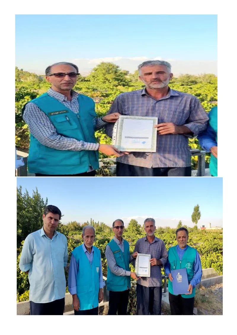 تصویری از اهدای ۱۲ اصله درخت انگور از روستای خانقاه شهرستان مراغه 
