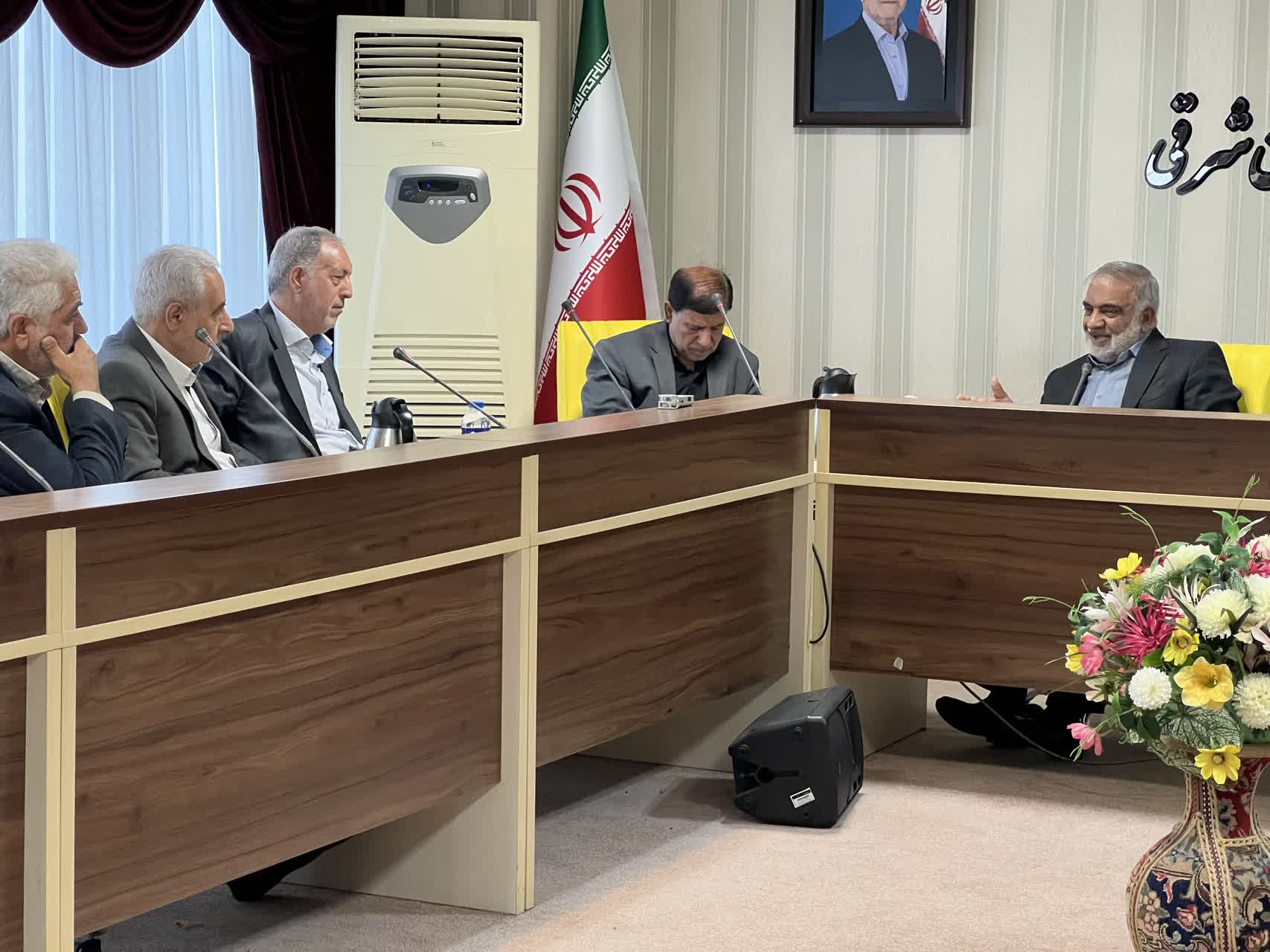 روساى سابق ستاد توسعه و بازسازى عتبات عاليات آذربايجان شرقى با مديران وكارشناسان مركز پژوهش و اسناد ستاد كشور ديدار كردند  