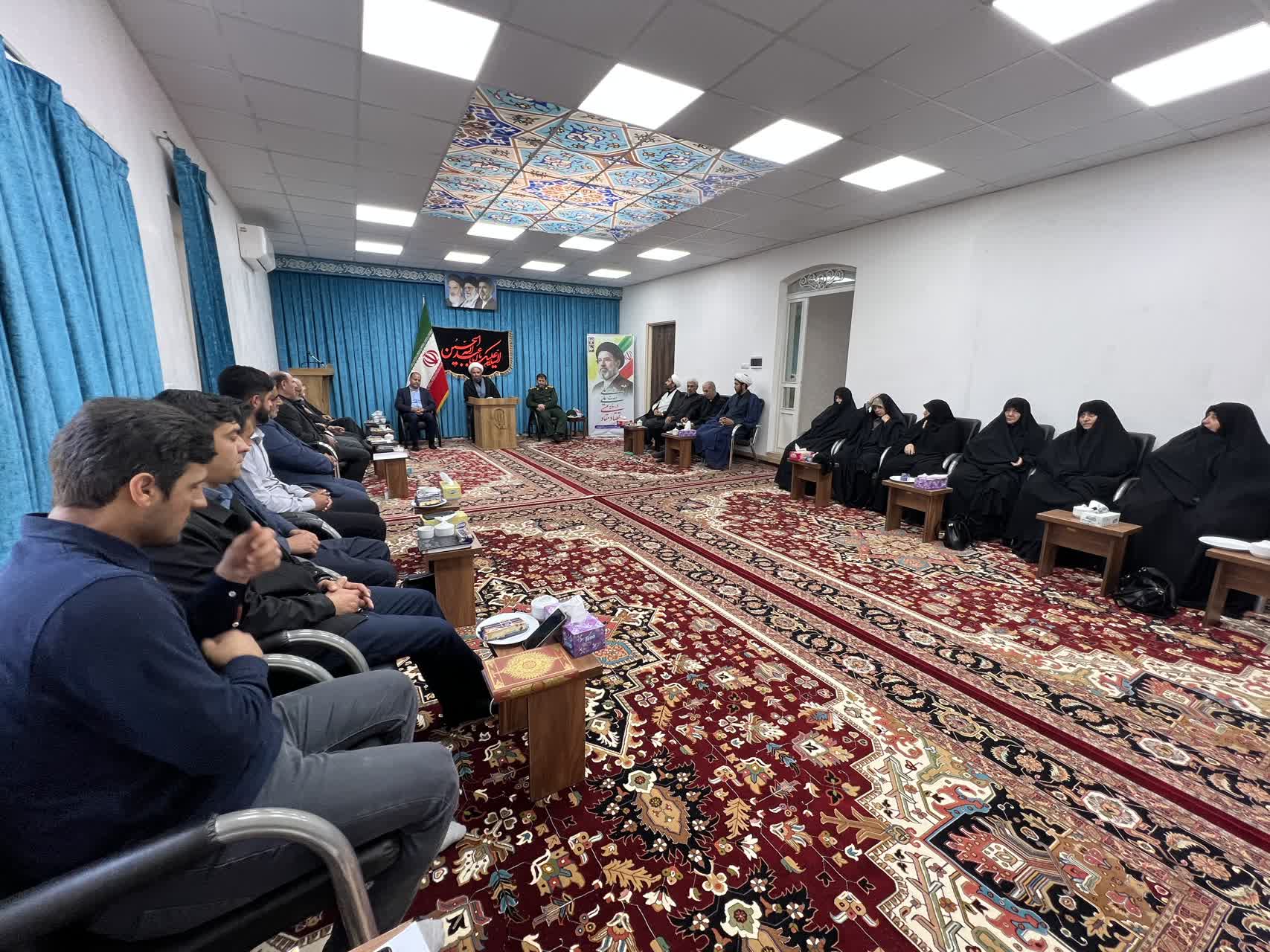 نشست هماهنگی و هم اندیشی هیئت امنای ستاد توسعه و بازسازی عتبات عالیات شهرستان ورزقان با مسئولان استانی و شهرستانی برگزار شد  