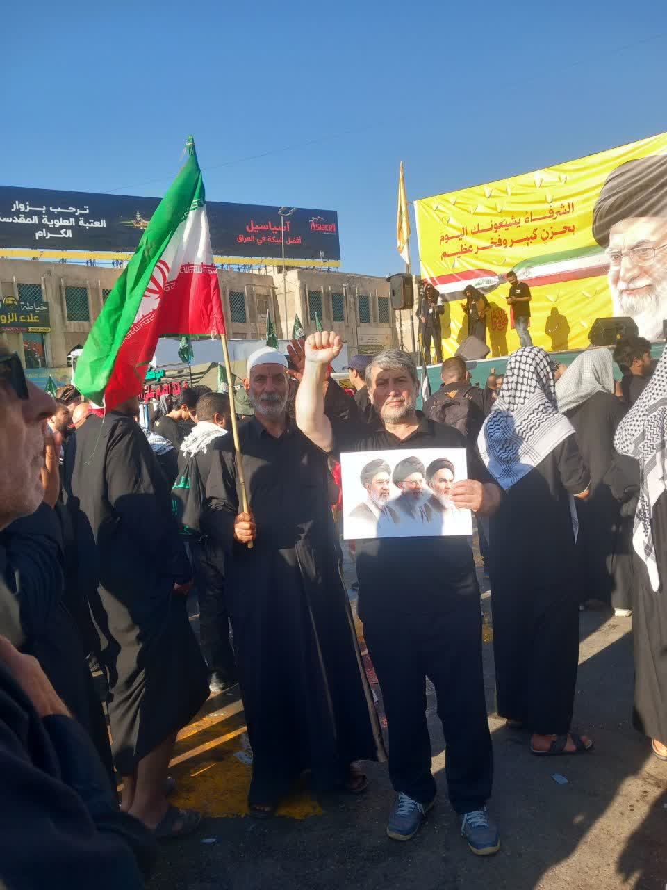 برپايى مراسم يادبود براى رهبر شهيد توسط خادمان