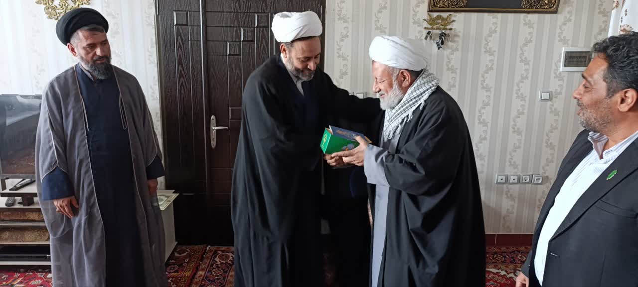 تکریم و تجلیل از مسئولان عقیدتی سیاسی سپاه ناحیه و فراجای بستان آباد 